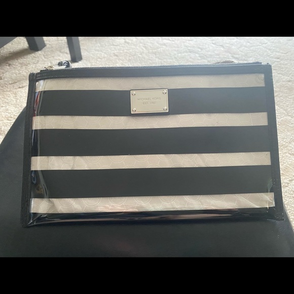 Michael Kors Clear Clutch - Picture 1 of 3